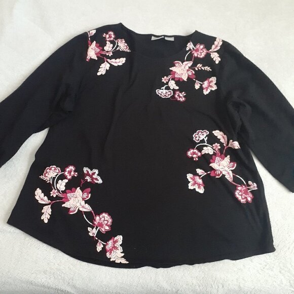 Chico's Zenergy Black Floral Embroidered Shirt Size 3 (16/18) - Picture 4 of 11